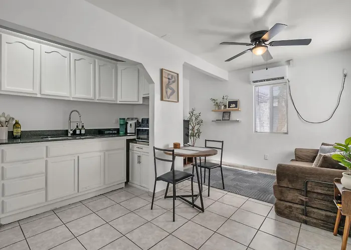 Apartment Casita On Jacinto Centrally Located