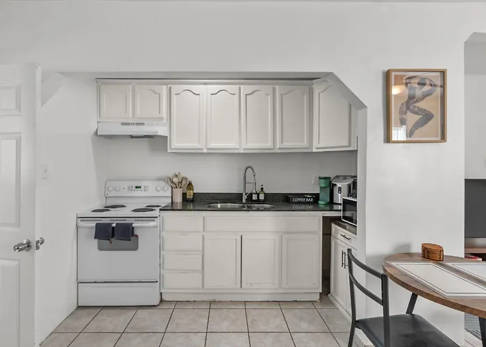 Casita On Jacinto Centrally Located